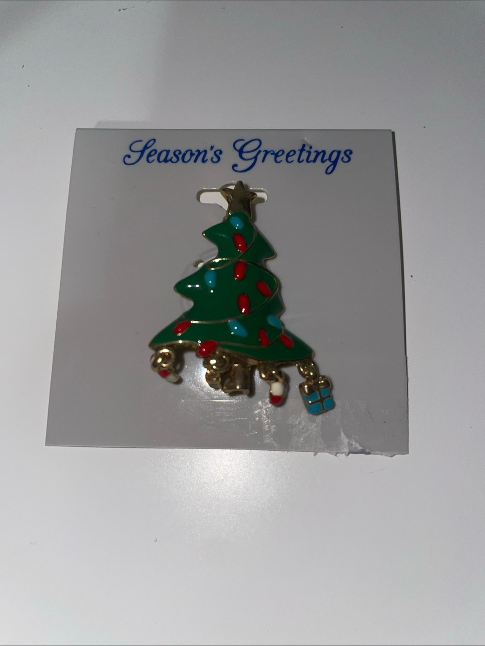 Kohls New With Tag Clip On seasons greetings christmas tree Brooch Green